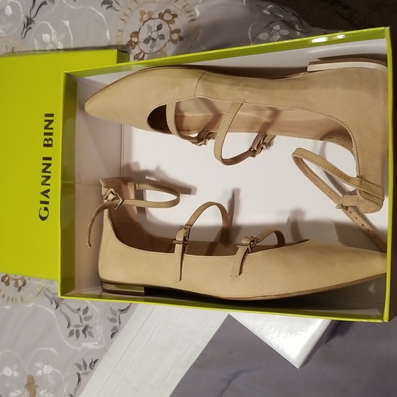 Gianni Bini blush flats - Picture 2 of 4